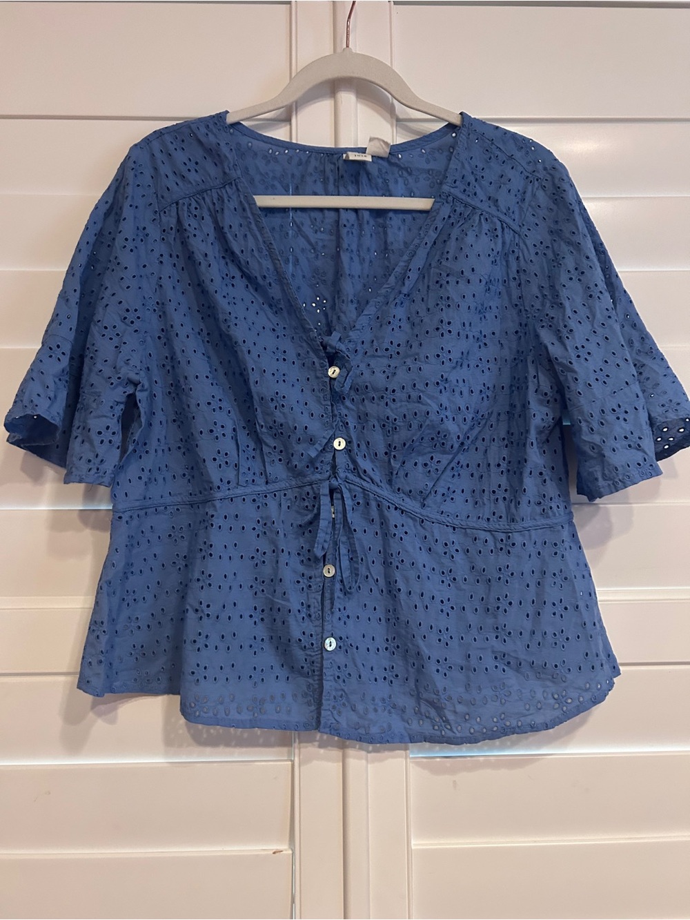 Joie Eyelet Peplum V Neck Button Front Blouse Periwinkle Blue Size Large
